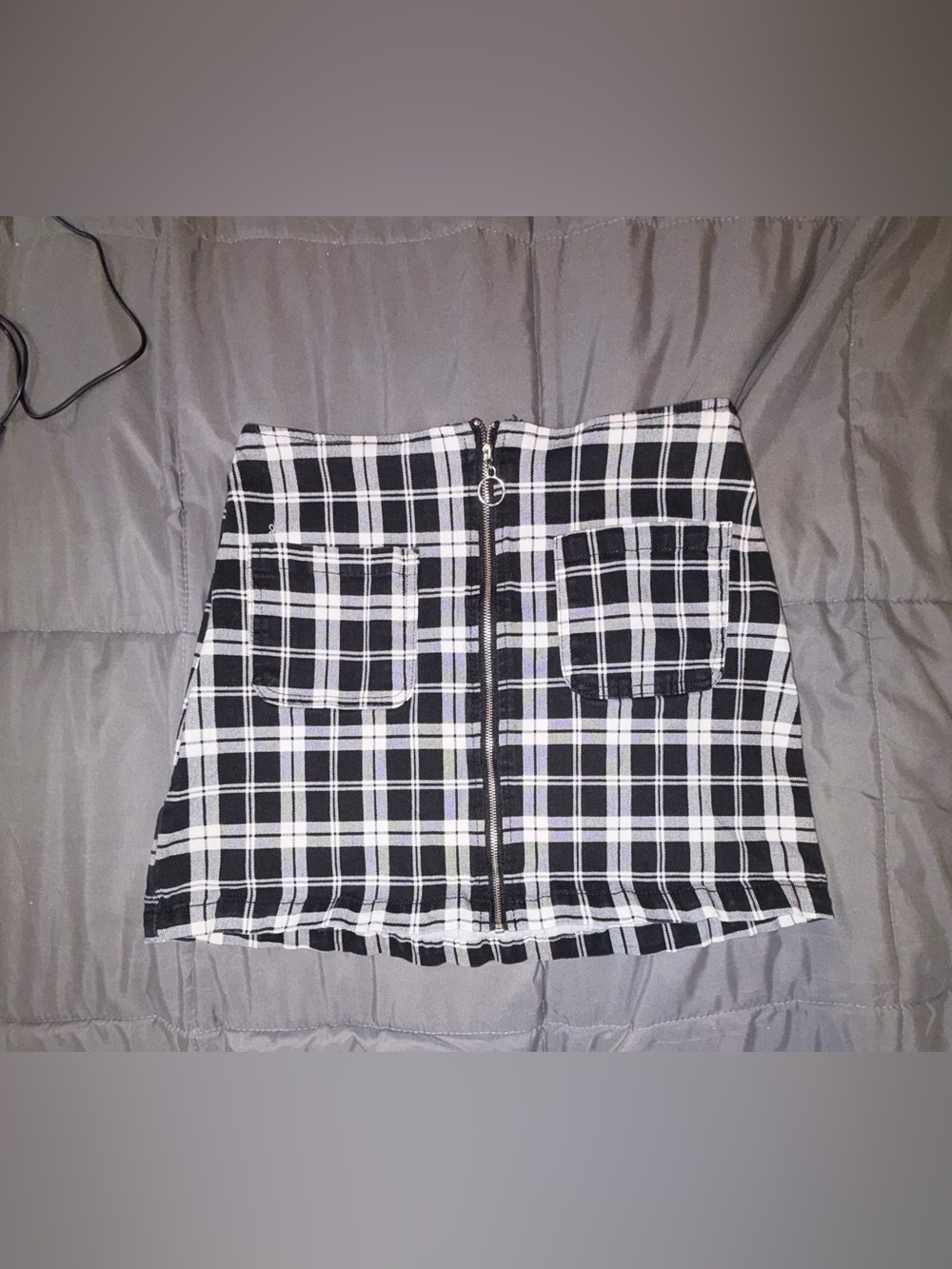 TGLA Black & White Plaid Mini Skirt Front Zip Pocket Detail Size Small